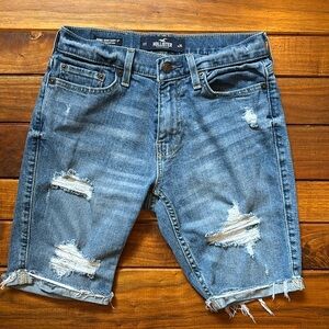 Hollister Distressed Skinny Denim Short 9”
